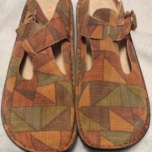 Alegria Geometric Patterned Sandals Size 44 / US 14